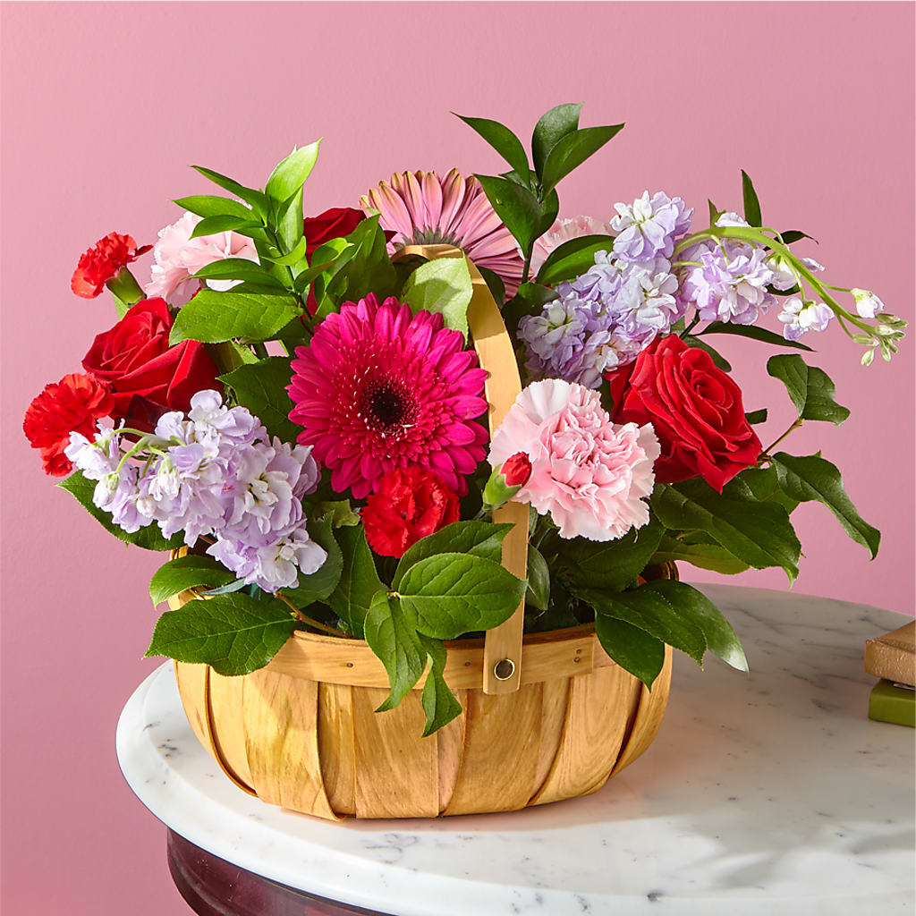 Pink Picnic Basket – The Surprise Bouquet, Lawrenceburg TN