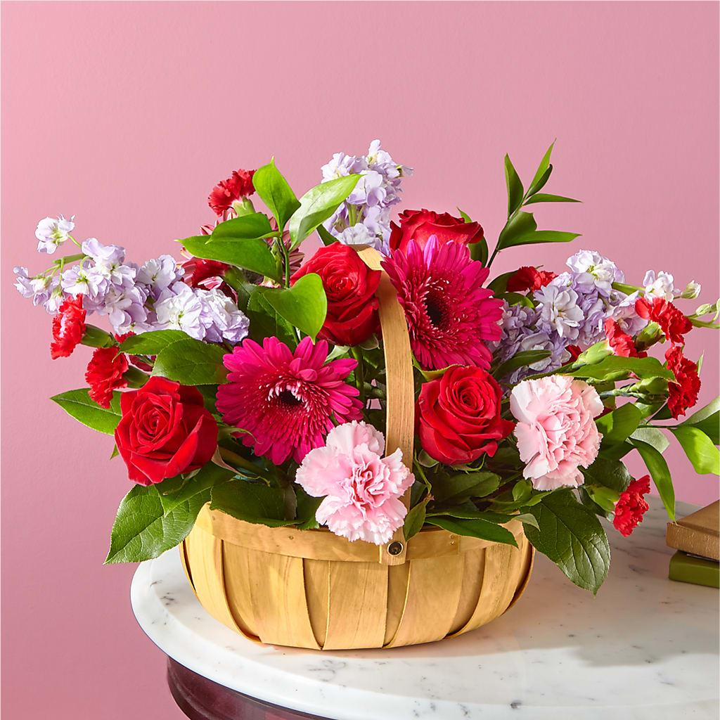 Pink Picnic Basket – The Surprise Bouquet, Lawrenceburg TN