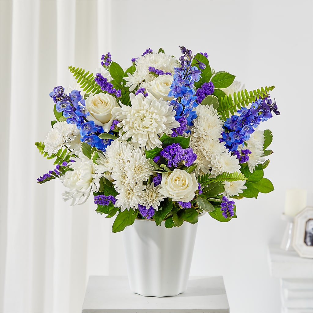 Hold Dear Tabletop Basket – The Surprise Bouquet, Lawrenceburg TN