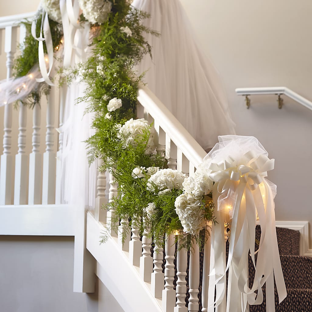 Champagne Dreams Garland – The Surprise Bouquet, Lawrenceburg TN