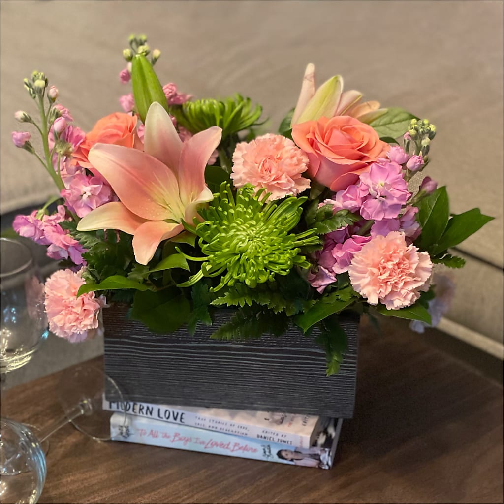 Beautiful Spirit Basket –  The Surprise Bouquet, Lawrenceburg TN