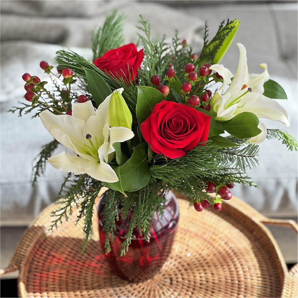 Evergreen Delight Bouquet –  The Surprise Bouquet, Lawrenceburg TN