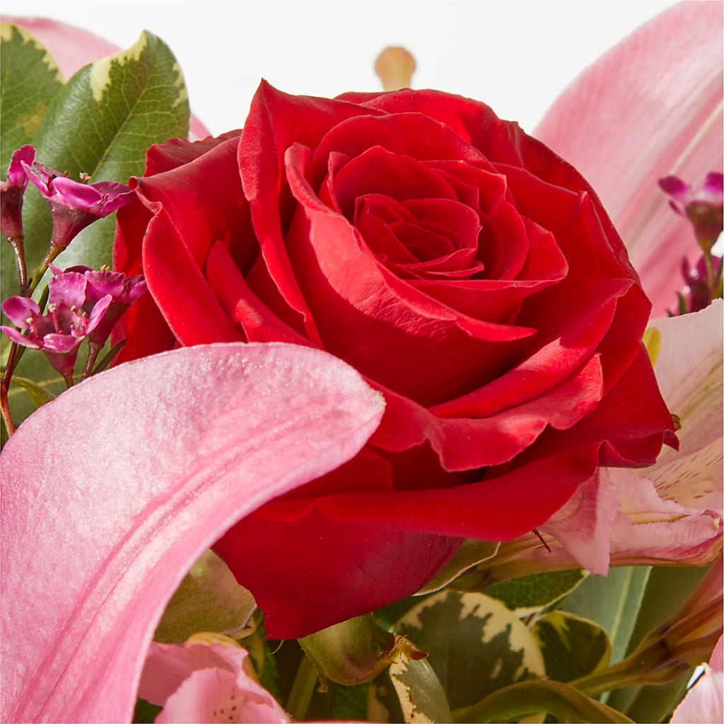 Lucky in Love Bouquet –  The Surprise Bouquet, Lawrenceburg TN