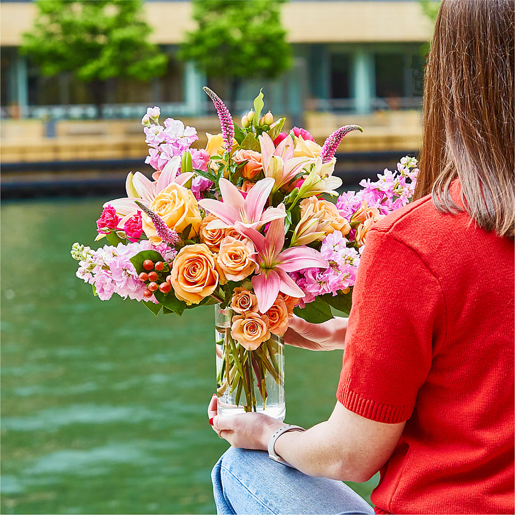Bisous Bouquet –  The Surprise Bouquet, Lawrenceburg TN